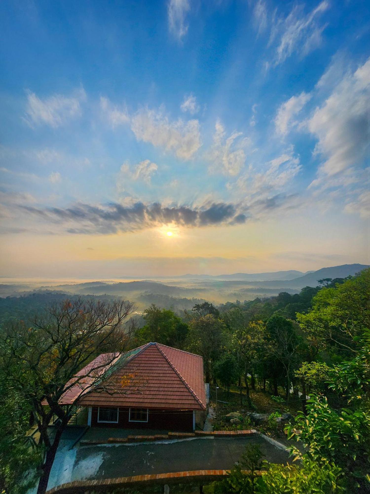 Celestial Heights Homestay Kurchi Экстерьер фото